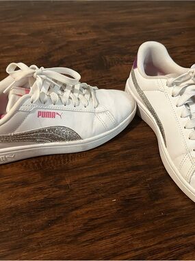 Puma White Low-Top Sneakers with Pink Logo and Silver Glitter Stripe